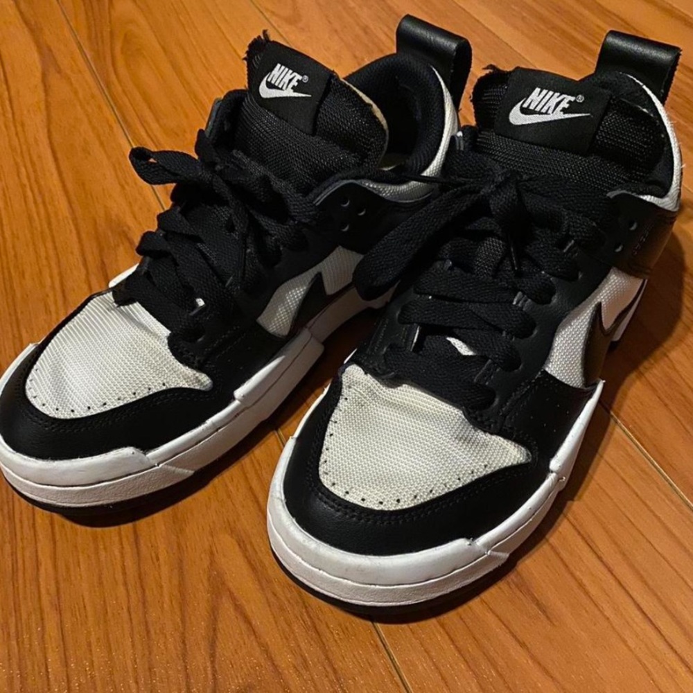 Nike Black and White Women's Sneakers